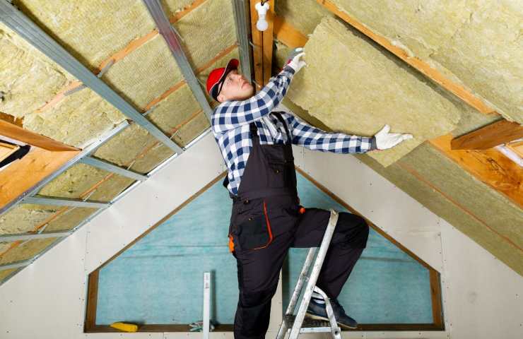 Installazione pannelli isolanti soffitto