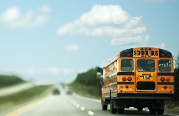 Scuolabus in marcia