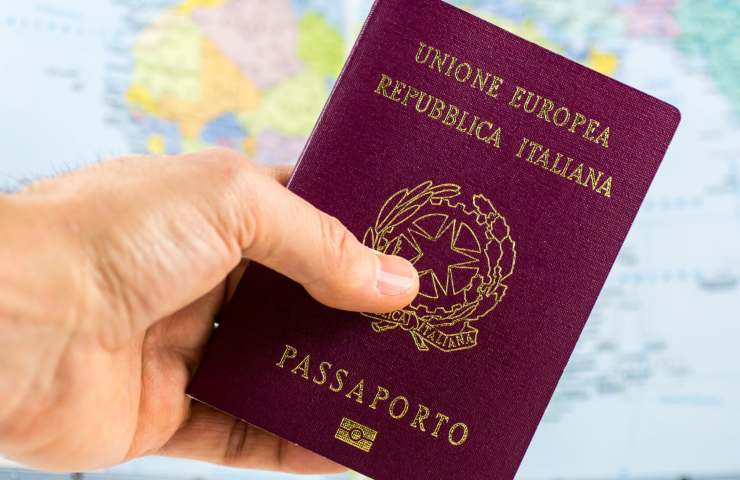 passaporto elettronico italiano