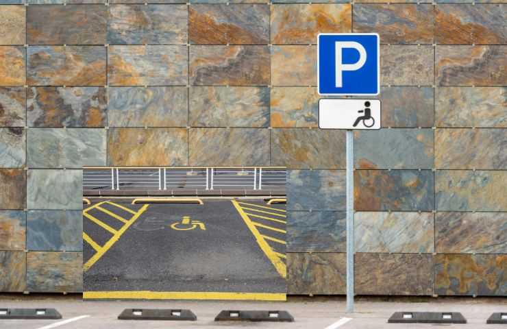 Info utili parcheggio disabili occupato