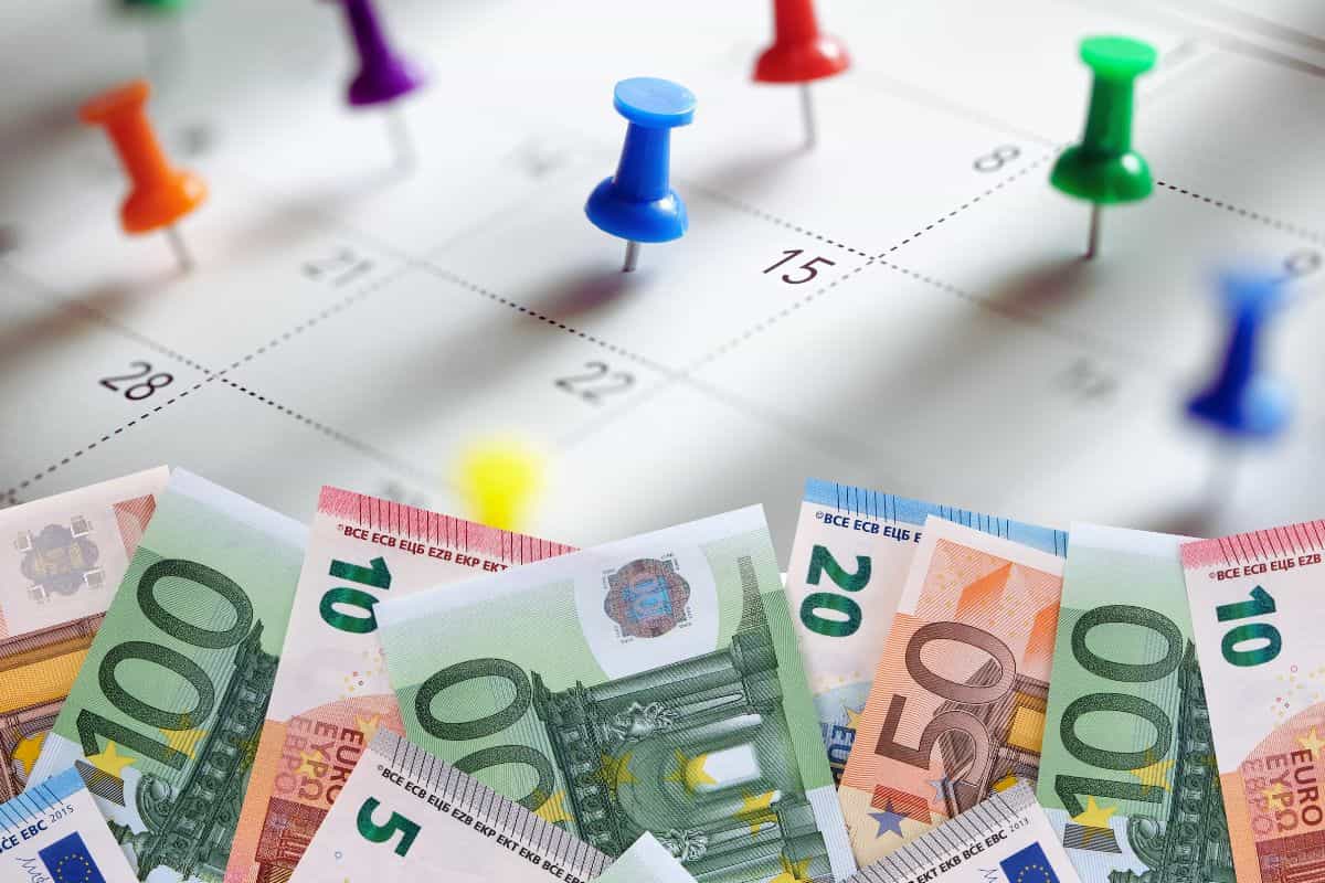 calendario con banconote euro