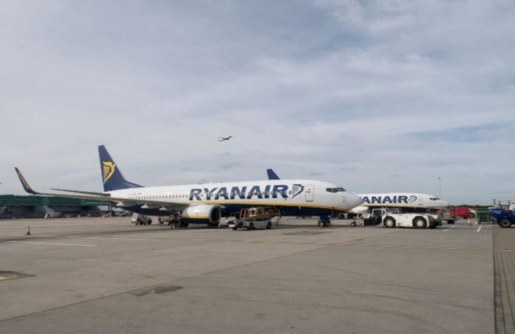 Ryanair, il caso overbooking che ha fatto il giro del web