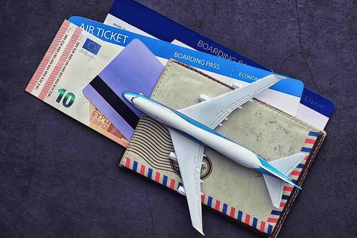 biglietti aerei modellino aereo