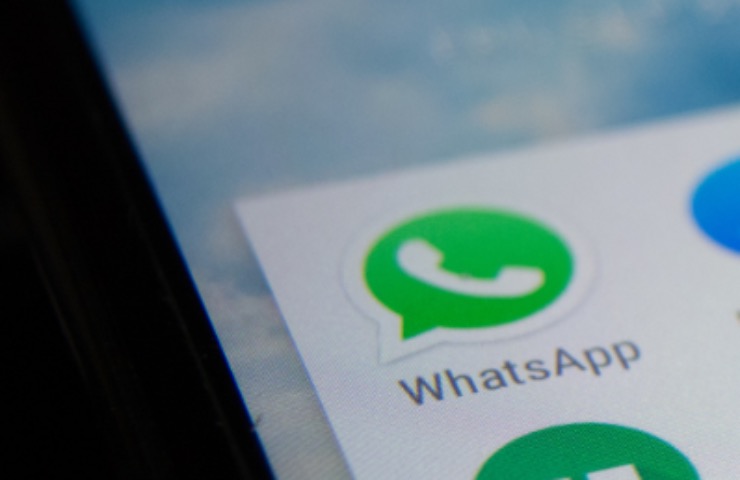 Icona WhatsApp su sfondo Smartphone 