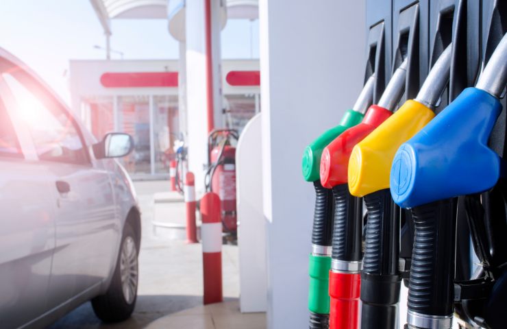 Quali sono i giorni in cui la benzina costa di meno?