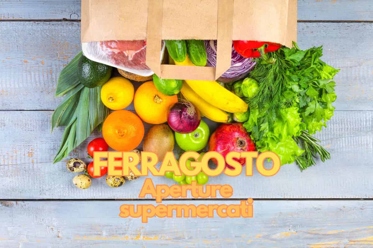 Busta della spesa capovolta e scritta "ferragosto, aperture supermercati"