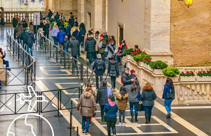 Fila per entrare ai musei Vaticani