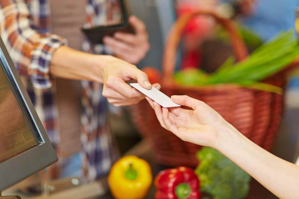 acquisti supermercato con carta